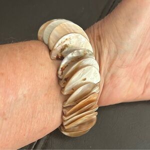 Oyster Shell Stretch Bracelet with Natural Tones